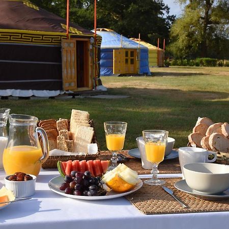 Yourte Nomade-Lodge Les Ecrennes Exteriér fotografie