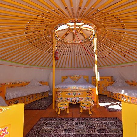 Yourte Nomade-Lodge Les Ecrennes Exteriér fotografie
