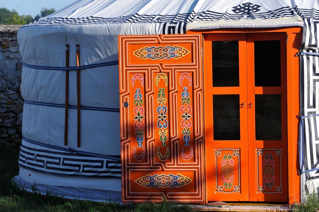Yourte Nomade-Lodge Les Ecrennes Exteriér fotografie